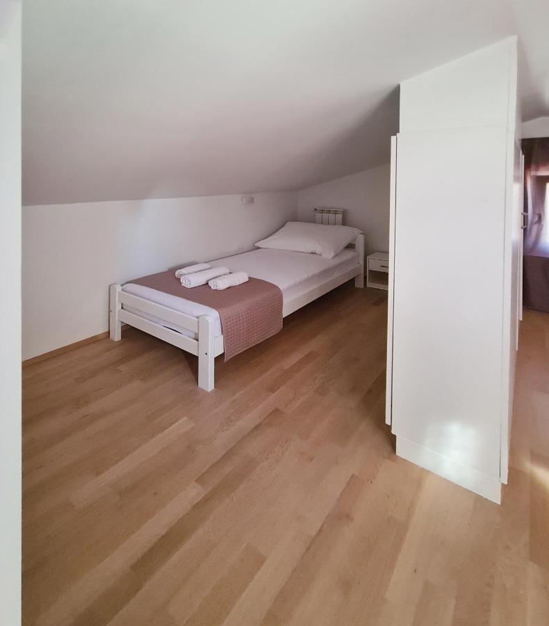 Hisa Idej Apartment Sezana Luaran gambar