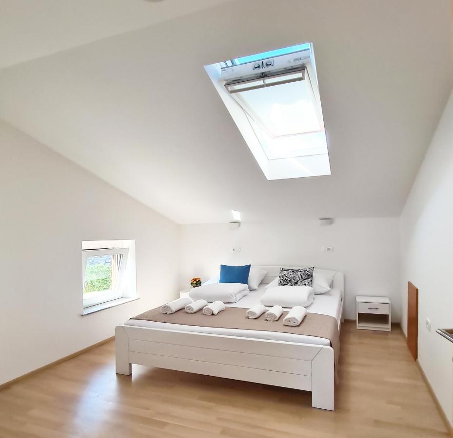 Hisa Idej Apartment Sezana Luaran gambar