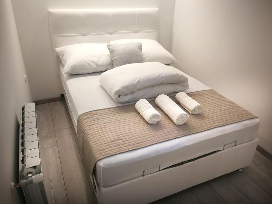 Hisa Idej Apartment Sezana Luaran gambar