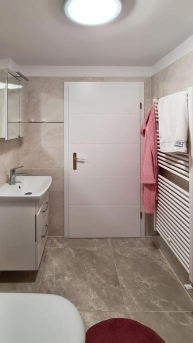 Hisa Idej Apartment Sezana Luaran gambar